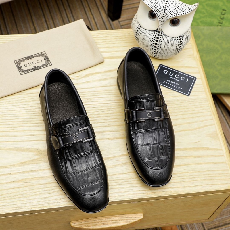 G*u*i leather shoes
